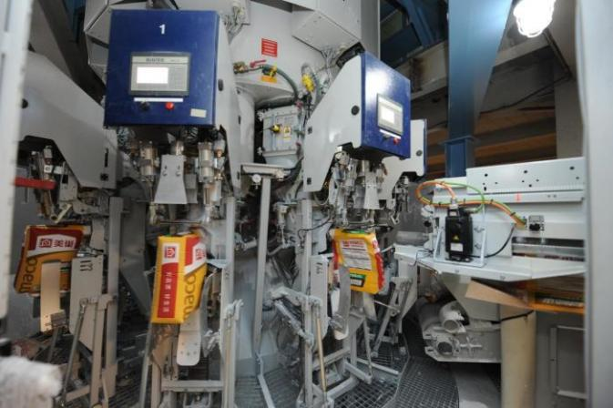 美巢深耕家裝環(huán)保輔料賽道，榮獲“綠色領(lǐng)跑企業(yè)”稱號(hào)