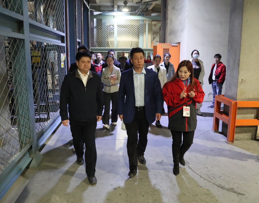 經(jīng)開(kāi)區(qū)工委副書(shū)記、組織人事部部長(zhǎng)于淼一行蒞臨美巢參觀督導(dǎo)